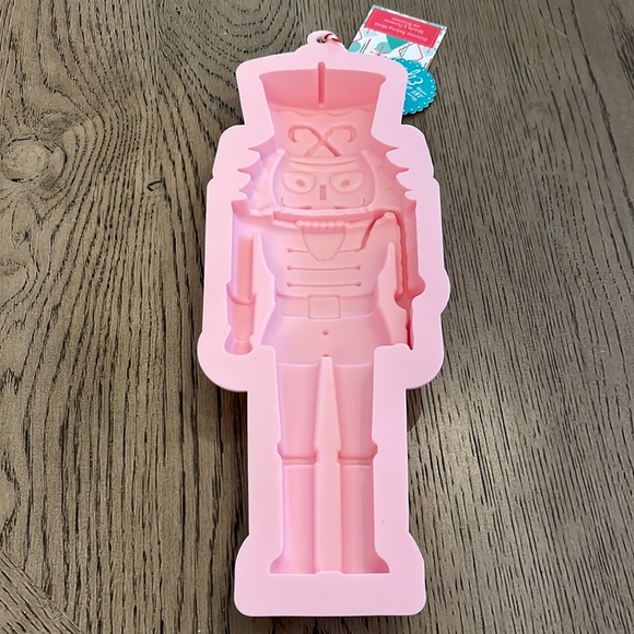 Christmas Nutcracker Silicone Cake Mold Large Pink Holiday Bakeware Craft Resin - Picture 2 of 3